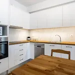 Yioula's Apartament *