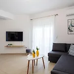 Yioula's Apartament