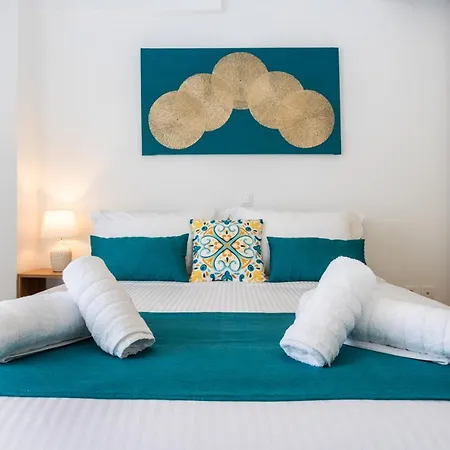 Yioula's * 罗希姆诺