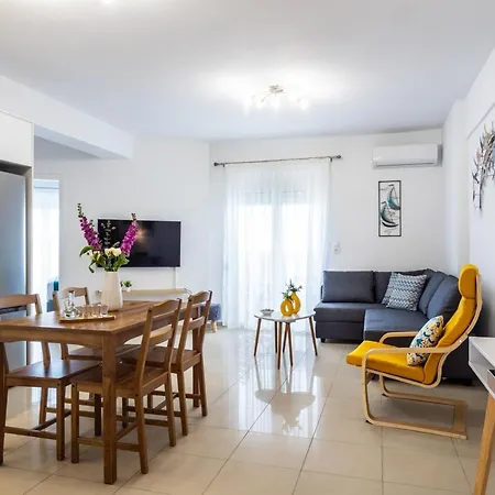 Apartment Yioula's *